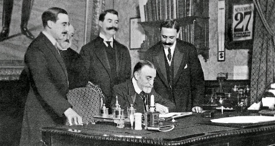 Firma el acuerdo franco-español el 27 junio de 1900